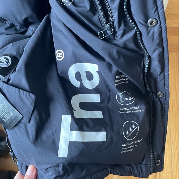 Aritzia Super Puff Black Shorty medium - Picture 4 of 8